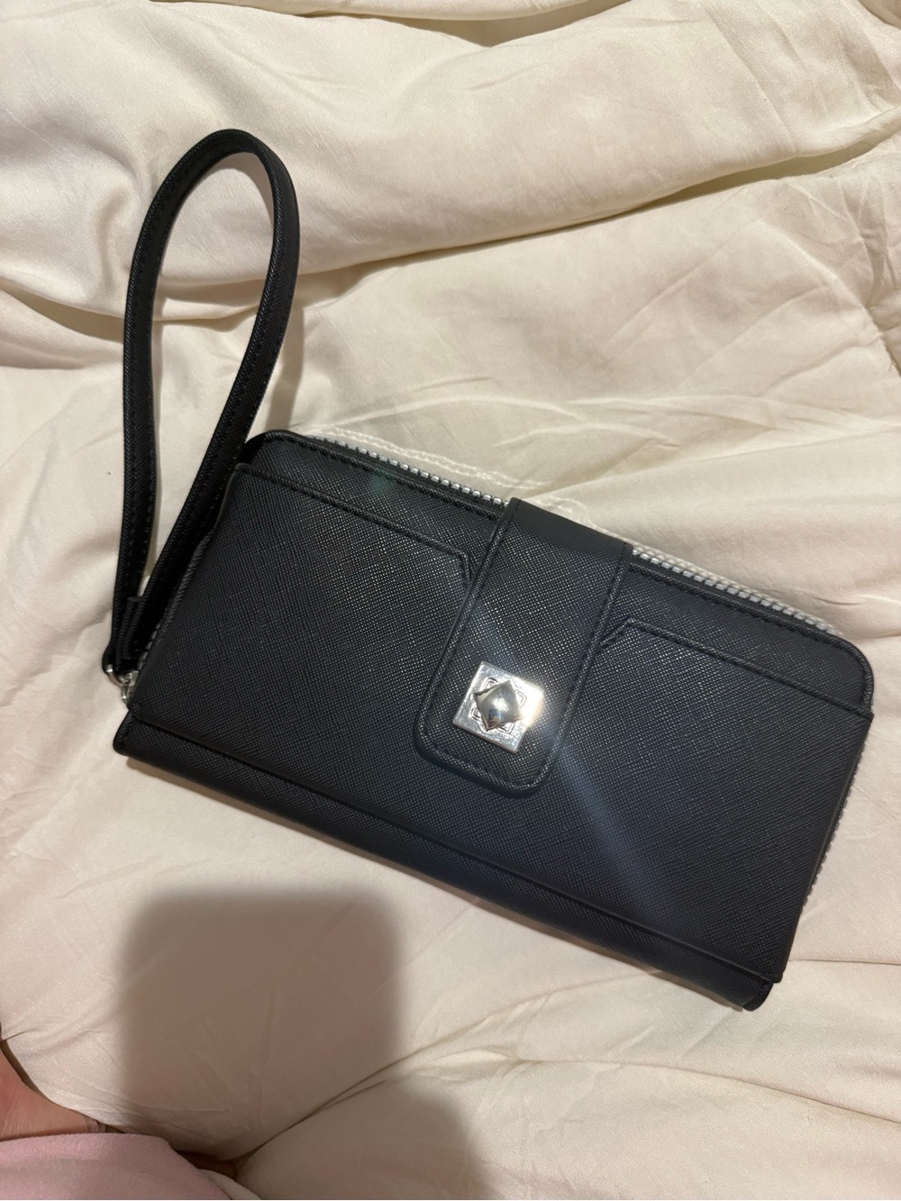 NWOT Black Zip Around Wristlet Wallet Organizer Silver Hardware